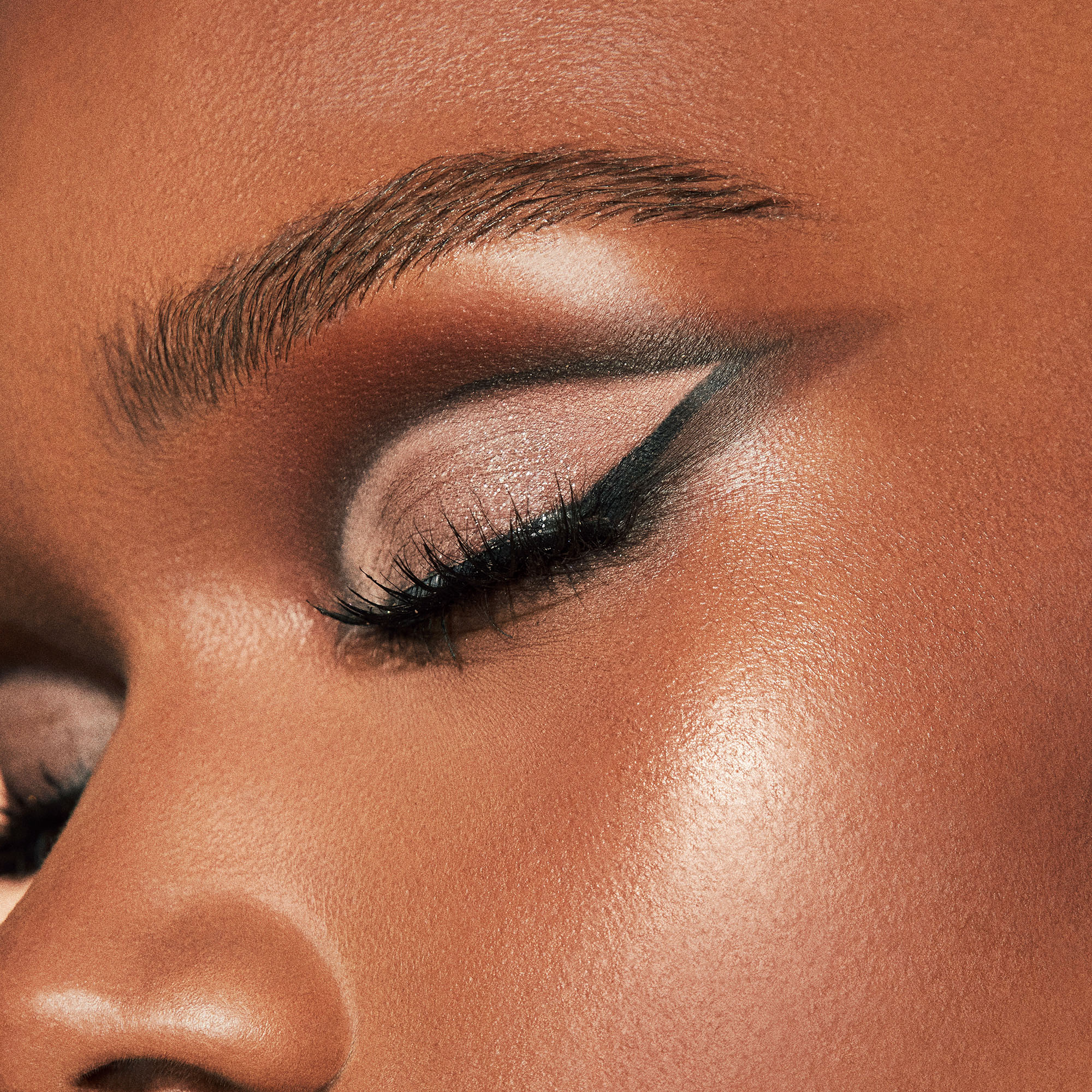 MAJOR DIMENSION EYESHADOW PALETTE (PALETA DE SOMBRAS)